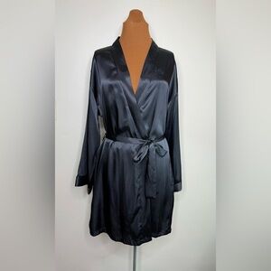 Jones New York Silky Black Robe Embroidered Logo Polyester Size Medium